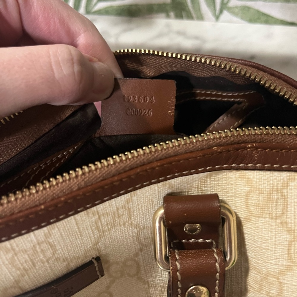 Gucci GG Supreme Small Handbag - Picture 9 of 11